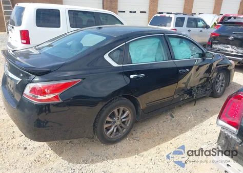 2015 Nissan Altima 2.5 S z USA, uszkodzony, nr VIN 1N4AL3AP9FC447349